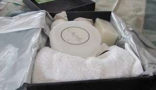 Bath Pamper Set Gift Box - Body Lotion, Soap, Bath Bombs, Hand-Towel