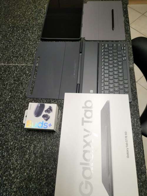SAMSUNG GALAXY TAB S7 FE 5G + GALAXY BUDS PLUS, BRAND NEW CONDITION.