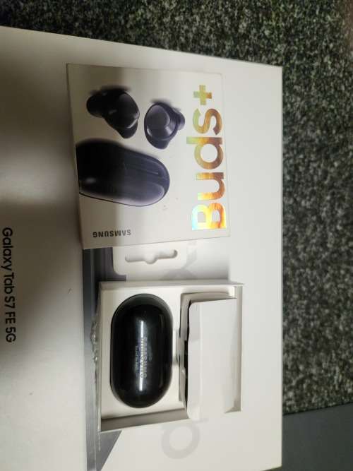 SAMSUNG GALAXY TAB S7 FE 5G + GALAXY BUDS PLUS, BRAND NEW CONDITION.