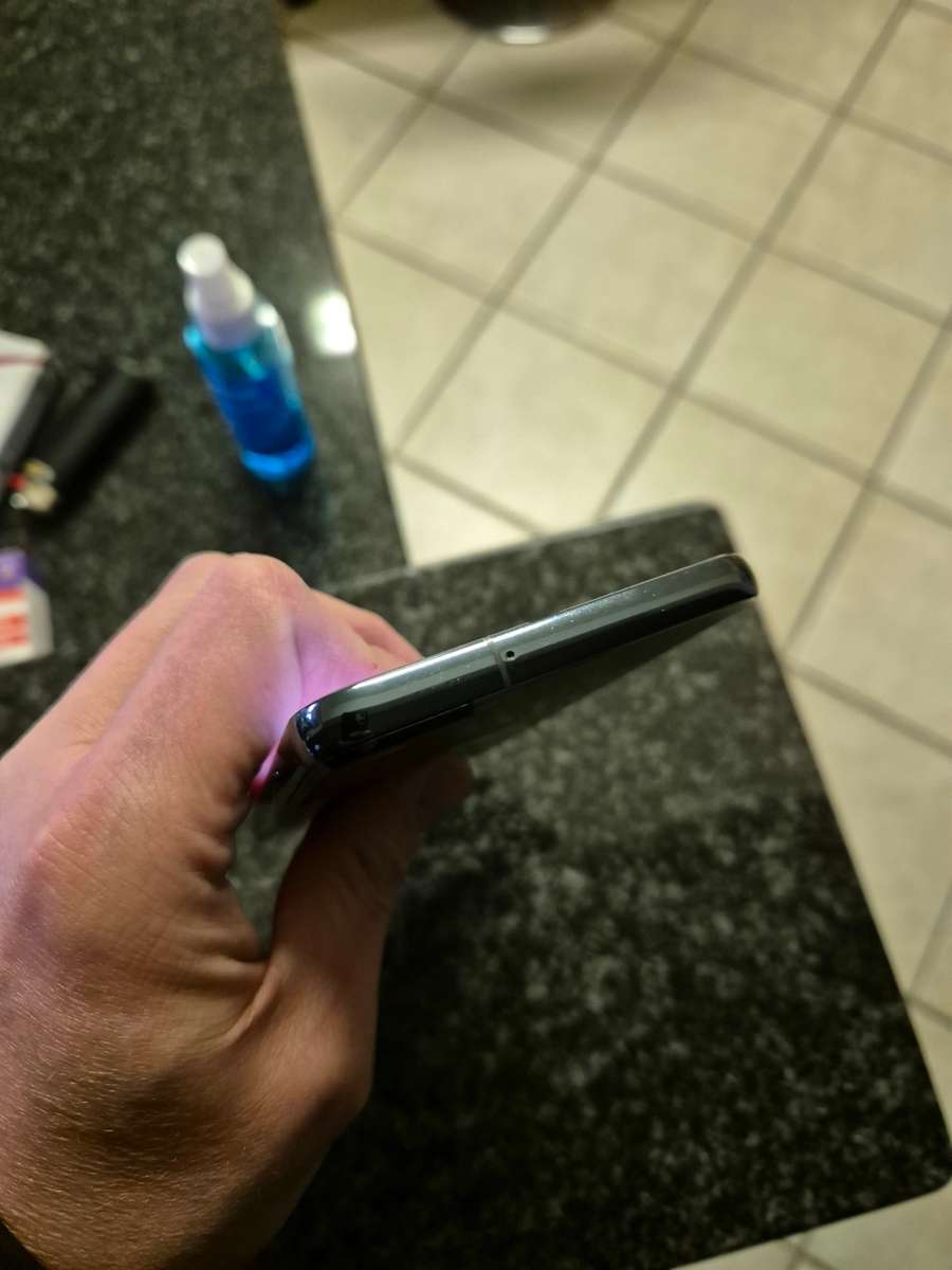 ***IMMACULATE*** Samsung Galaxy S22 PLUS  5G 256 GIG DUAL SIM!