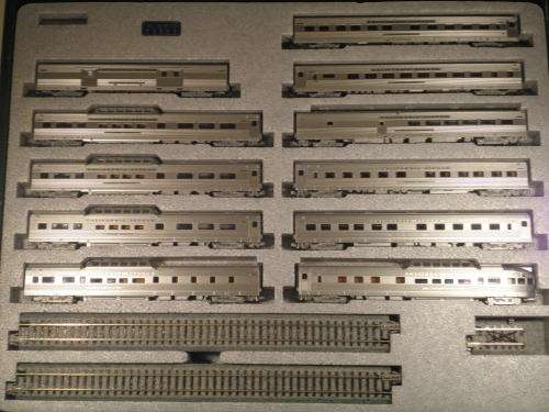 KATO California Zephyr "N" - 11 car set with display uni-track