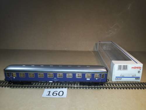 Marklin 4051 - German Railways - 1st Class Passenger Coach "HO"