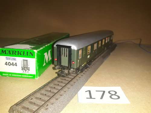 Marklin 4044 - Express Luggage Van with tail and interior lighting - "HO"