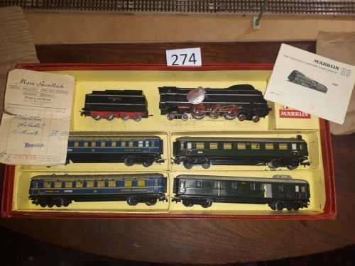 Marklin SK 809N (3207) SK 800 Passenger Set - Complete in Box with tracks - "HO" All Metal