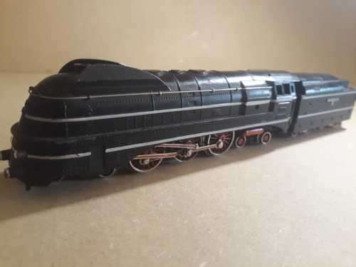 Marklin SK 809N (3207) SK 800 Passenger Set - Complete in Box with tracks - "HO" All Metal