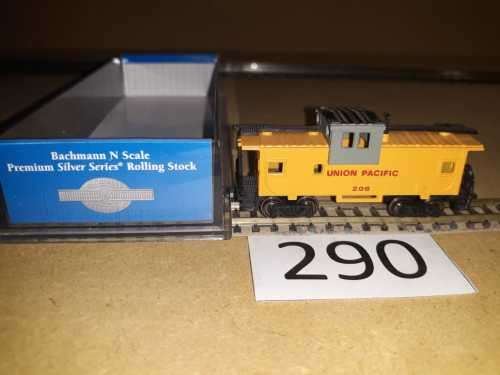 Bachmann "N" silver seal Caboose with Kadee type couplers