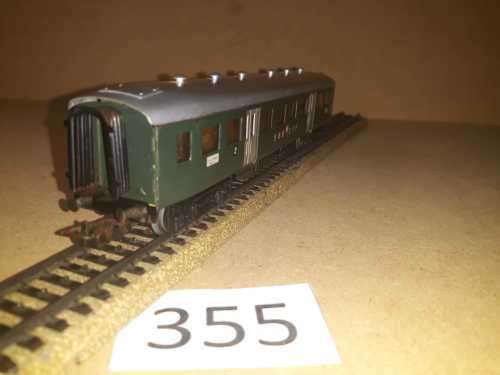 Marklin 4038 - Swiss Railways Passenger Coach - All Metal "HO"