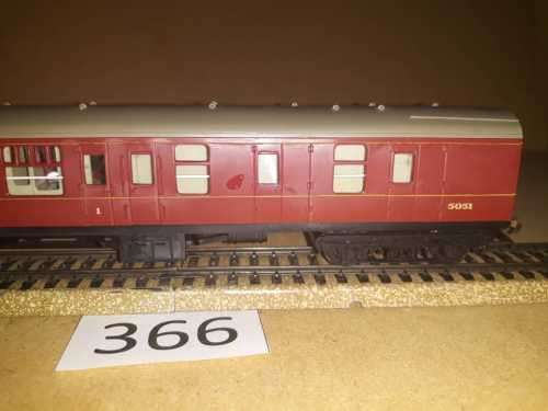 Tri-ang Hornby 5051 - LMS Passenger / Gaurd combine  - "00"