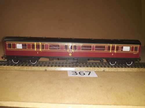 Tra-ing Hornby 2643 - LMS 1st and 3rd Class - "OO"