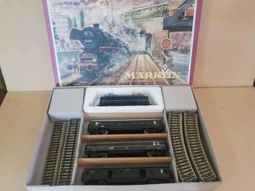 Marklin 3113 - 1955 Dutch Set - Locomotive and 3 coaches + Track