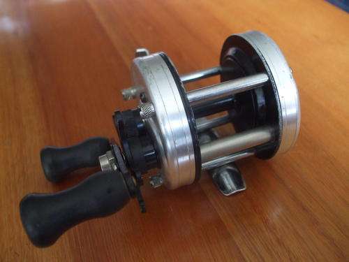 abu garcia 5000 baitcasting fishing reel