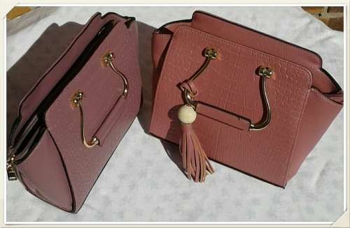 A portable  nice women handbag for women month