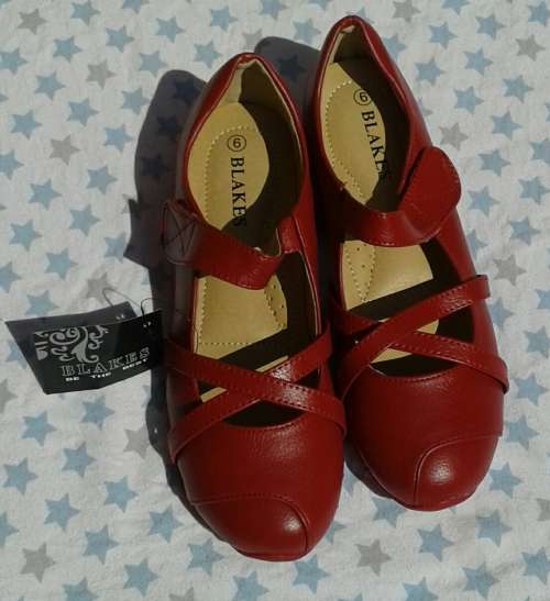 BLAKES COMFORTABLE SHOES LONG LASTING 24/7 WALKING nice sheos size 6 and 5