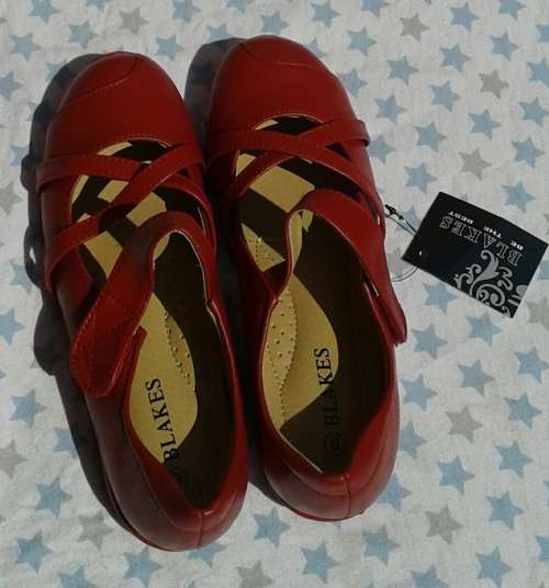 BLAKES COMFORTABLE SHOES LONG LASTING 24/7 WALKING nice sheos size 6 and 5