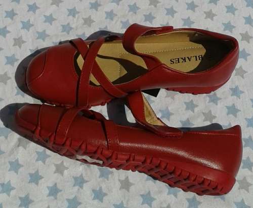 BLAKES COMFORTABLE SHOES LONG LASTING 24/7 WALKING nice sheos size 6 and 5