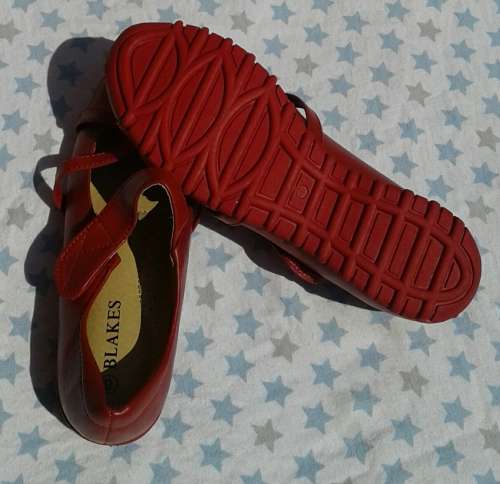 BLAKES COMFORTABLE SHOES LONG LASTING 24/7 WALKING nice sheos size 6 and 5
