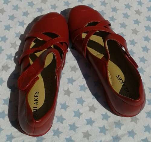 BLAKES COMFORTABLE SHOES LONG LASTING 24/7 WALKING nice sheos size 6 and 5