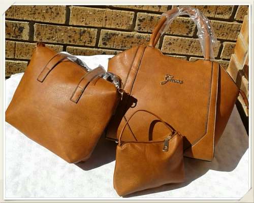 3 piece prtable handbag colour brown