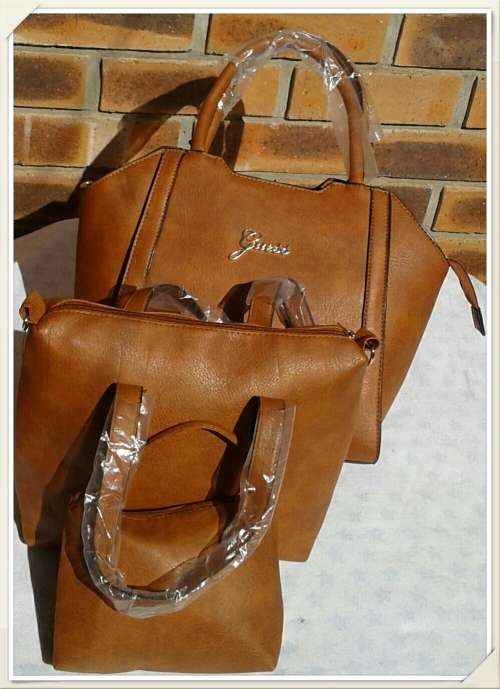 3 piece prtable handbag colour brown