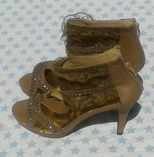 Chunsen platform fashion 16cm high heel brown one size 8 the was on diplay