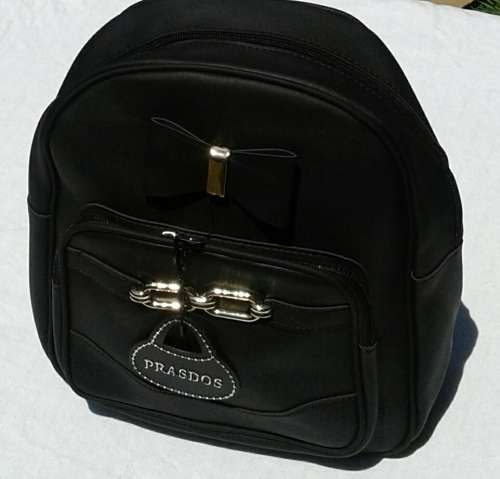 Women backbag +1 purse +1 smellbag 3 piece colouer brown,black and navy blue