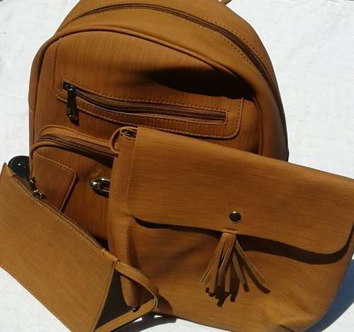 Women backbag +1 purse +1 smellbag 3 piece colouer brown,black and navy blue