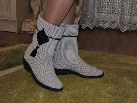 Nice crochet boost colour pink,,reds, blue, whith,brown,grey size 1 to 9 fit