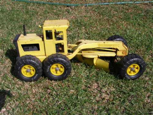 Vintage Tonka Grader for the Collector
