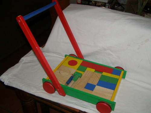 Stunning Educational Wooden Trolley and Building Blocks - See shipping in the description