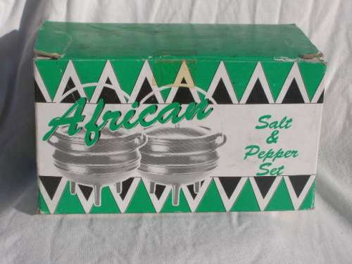 WOW! Cast Iron Salt and Pepper Potjie Pots - New