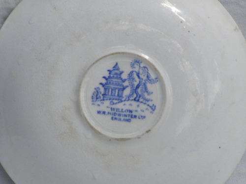 STUNNING VINTAGE WILLOW W.R MIDWINTER SAUCER