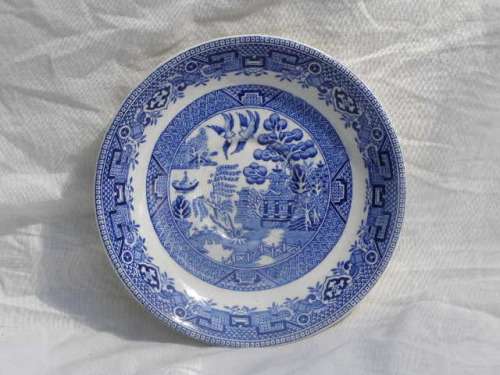 STUNNING VINTAGE WILLOW W.R MIDWINTER SAUCER