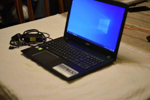 Acer E5 Aspire Gaming Laptop GT 940MX 8GB RAM i5 7th gen