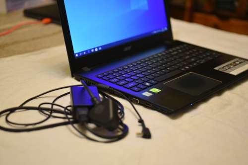 Acer E5 Aspire Gaming Laptop GT 940MX 8GB RAM i5 7th gen