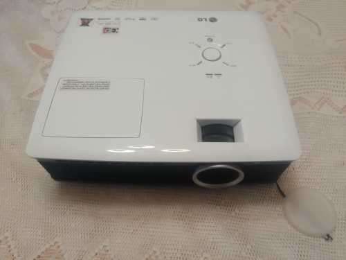 LG 1080p projector (read description)