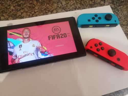 Nintendo Switch + FIFA 20 (read description)