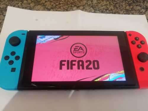 Nintendo Switch + FIFA 20 (read description)