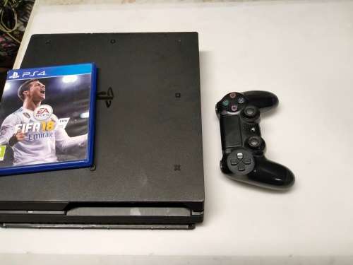 PLAYSTATION 4 PRO | 1 DS4 Controller | FIFA 2018 GAME