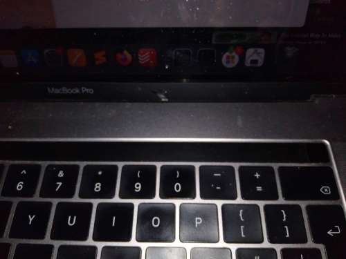 APPLE 2017 MacBook Pro 15-inch | Core i7 2.9GHz | HD 630 Graphics | 16GB Ram | 512GB Storage