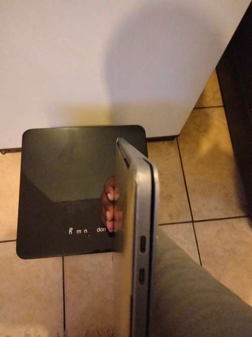 APPLE 2017 MacBook Pro 15-inch | Core i7 2.9GHz | HD 630 Graphics | 16GB Ram | 512GB Storage