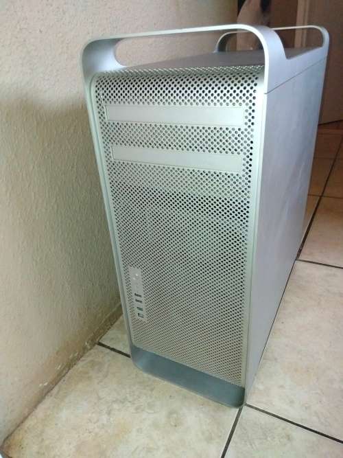 APPLE MAC PRO 1.1 2006 | 8 GB RAM | INTEL XEON 2.66GHZ | FOR PARTS OR REPAIR