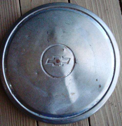 Vintage Chev. Hubcap.