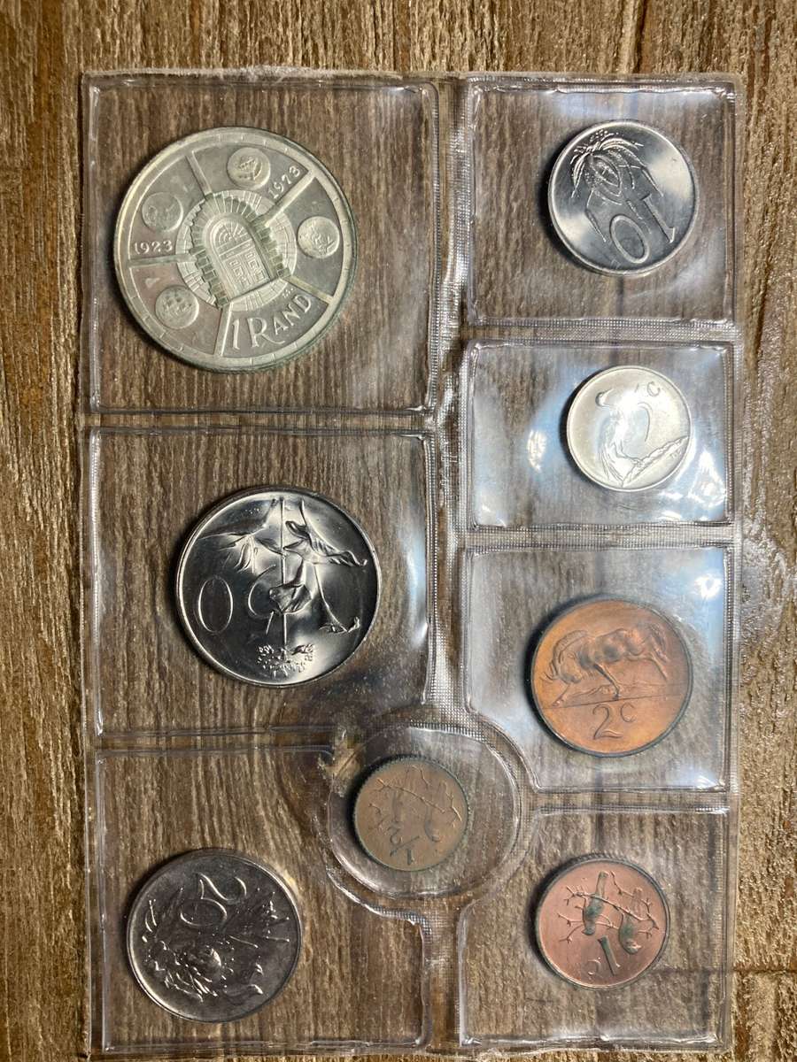 1974  *** uncirculated set * with silver R1