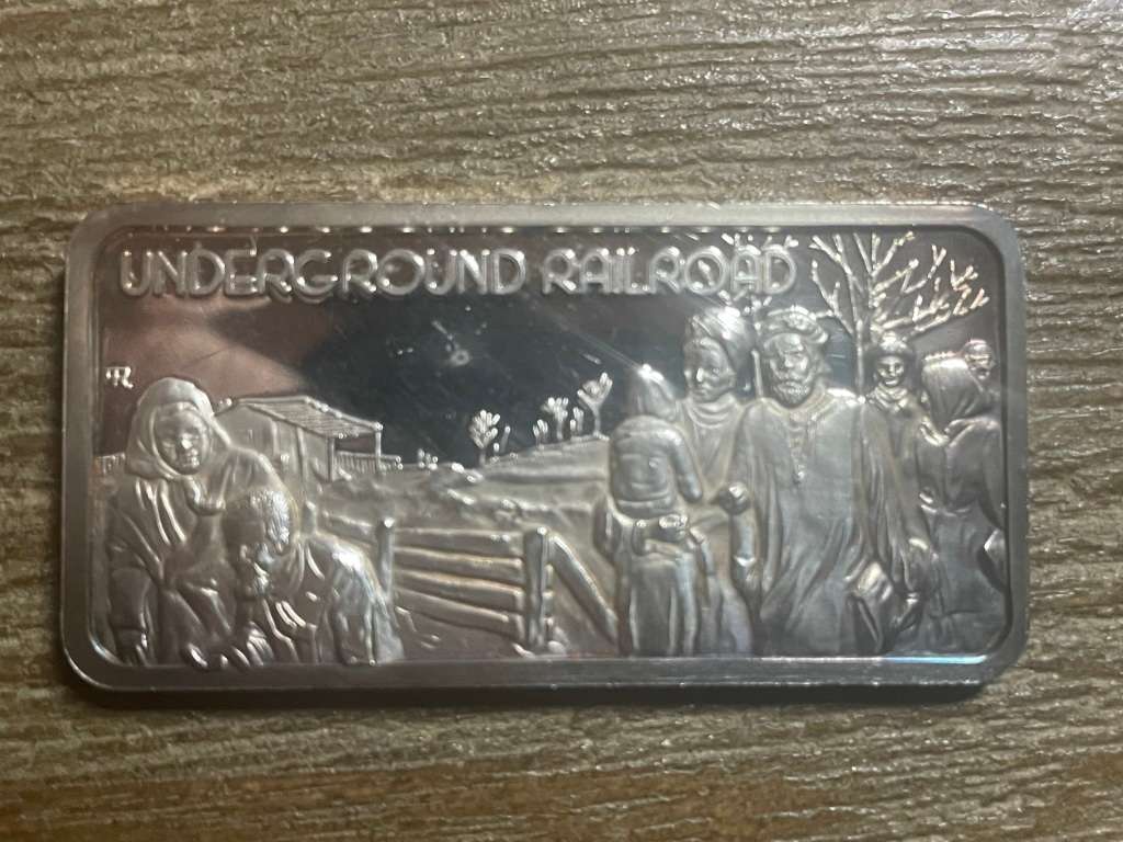 Silver 1 oz *** Underground railroad *** 1976 Hamilton Mint selling for appr R1800 on ebay