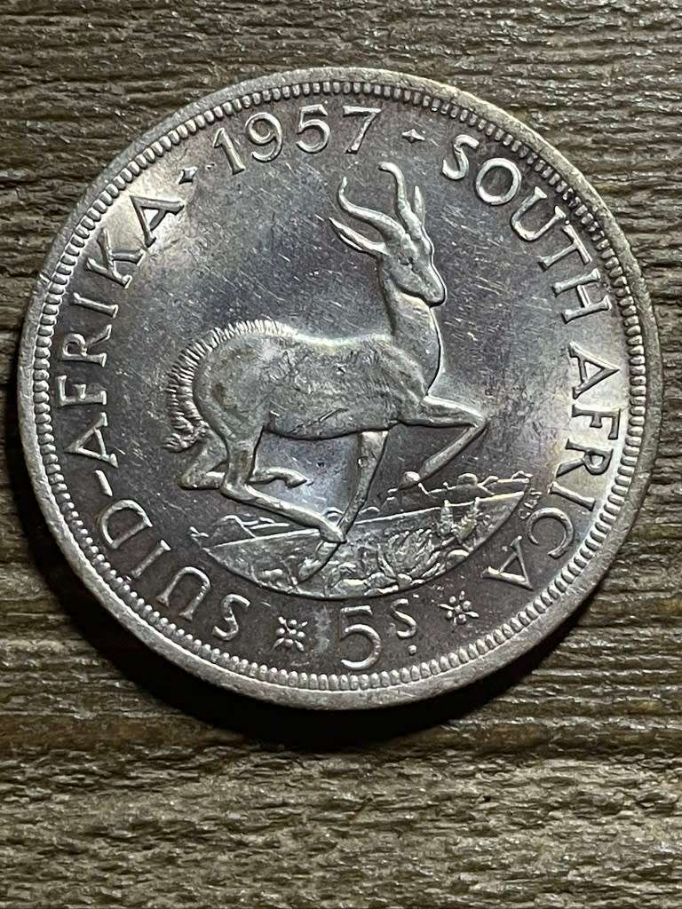 1957 *** 5 Shilling *** uncirculated condition