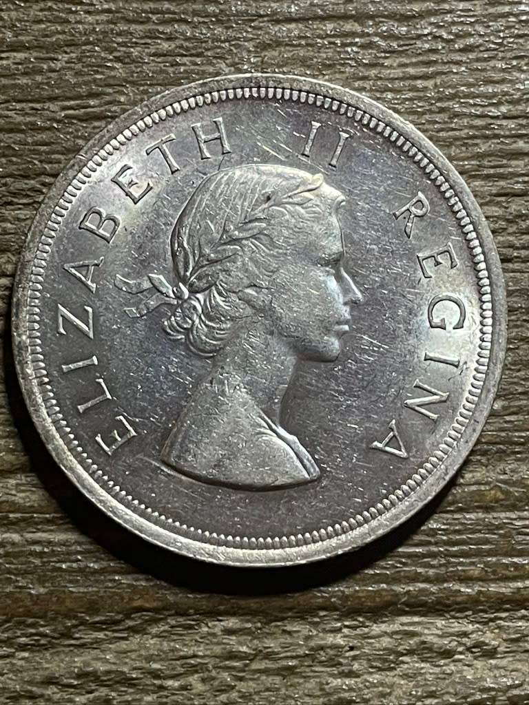 1957 *** 5 Shilling *** uncirculated condition