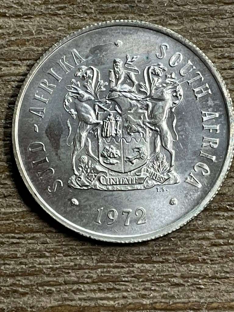 1972 *** Silver R1 uncirculated *** no markings noted