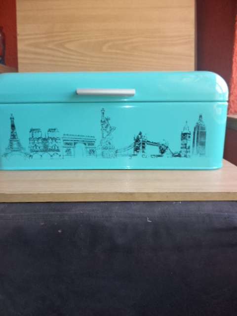 Eiffel Tower Bread bin and tray