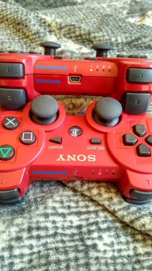 GENUINE PLAYSTATION 3 DUALSHOCK WIRELESS CONTROLLER (RED) - LIKE NEW!!!!