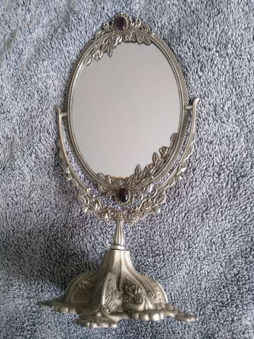 ONE OF A KIND BEAUTIFUL SWIVEL MAKE UP  MIRROR